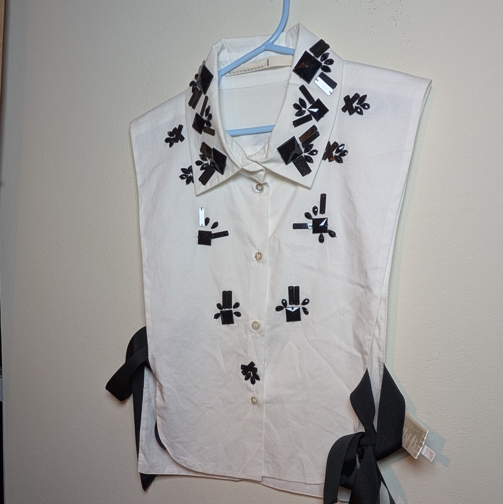 Schumacher Women's Sleeveless Embellished White Top